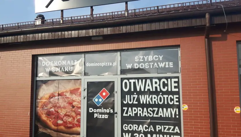 Ile cm ma duża pizza w Domino's? Poznaj wszystkie szczegóły!