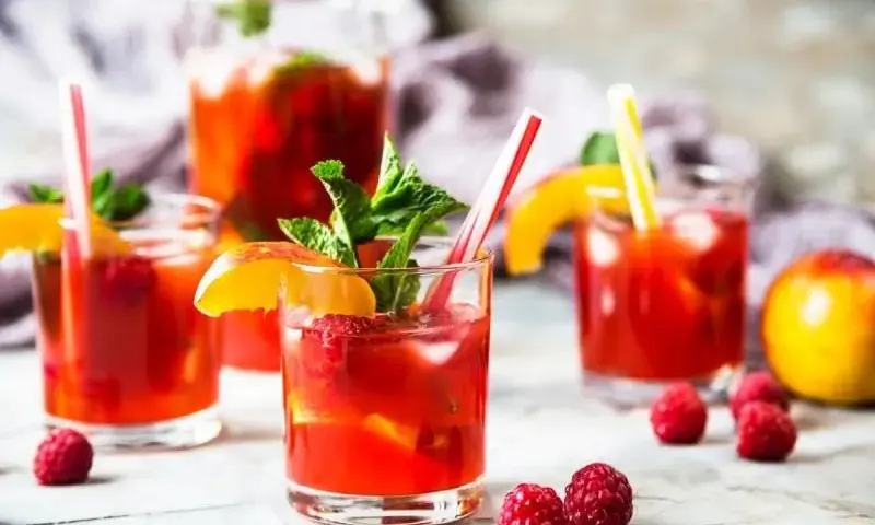 Najlepsze przepisy na drink z soplicy malinowej na każdą okazję