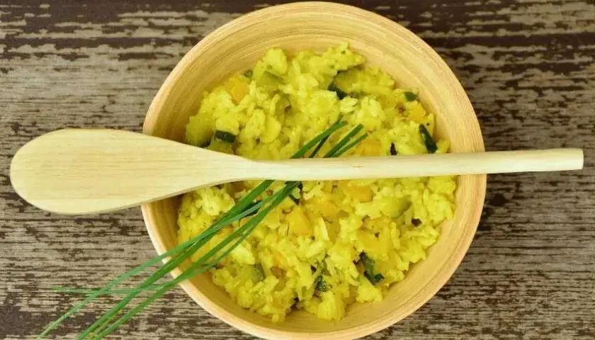 Ile bulionu do risotto, aby uzyskać idealną kremowość i smak?